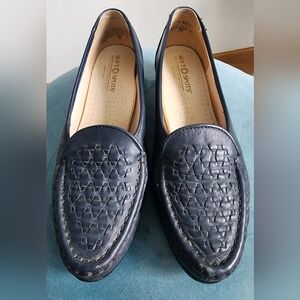 Soft Spots Women's Slip On Leather Loafer Woven Detail Dark Blue Sz 9